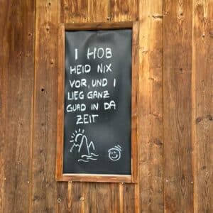 Kreidetafel am Almbad Huberspitz